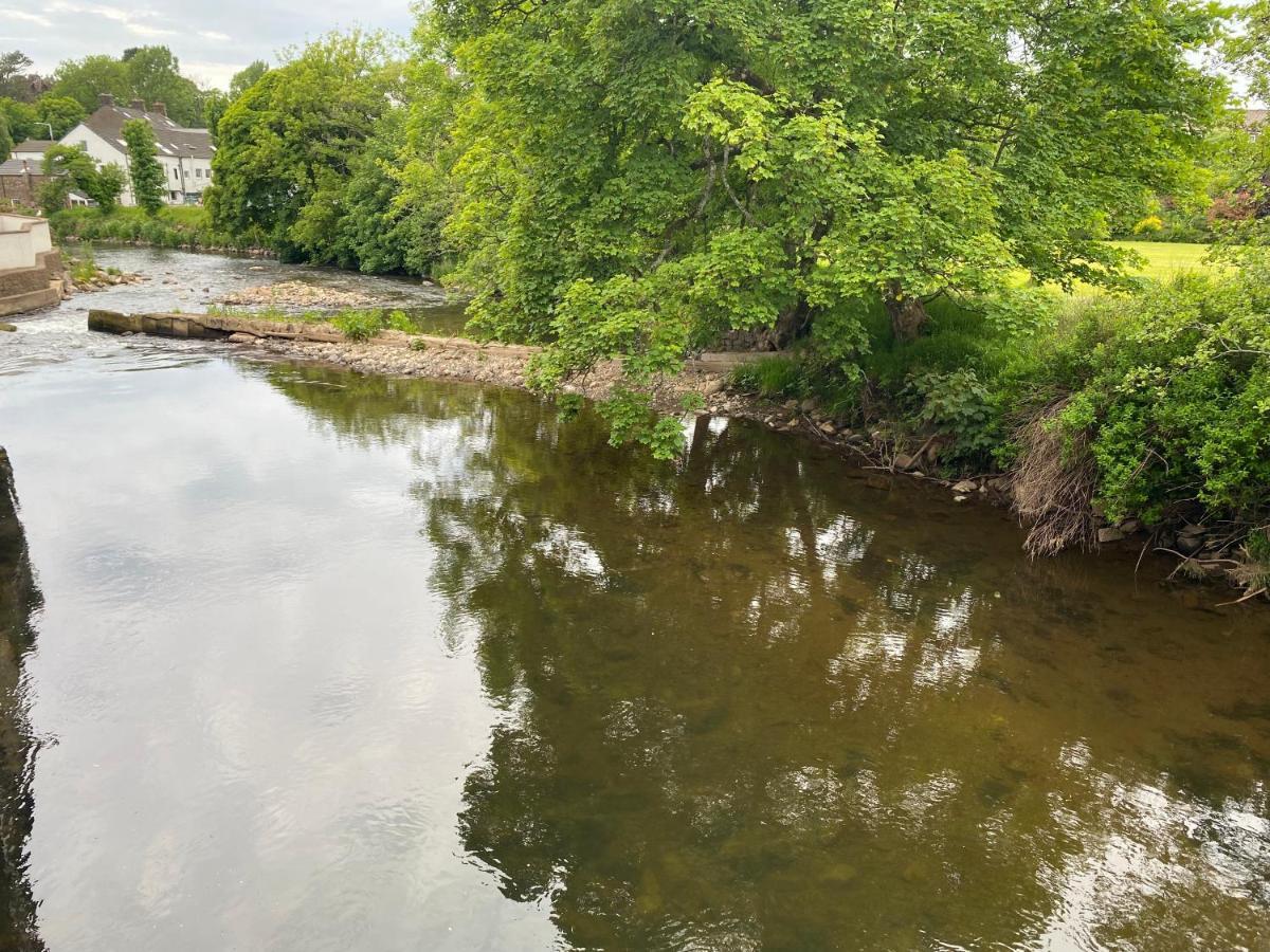 Riverbank Cottage Lake District Double Balcony Egremont  外观 照片
