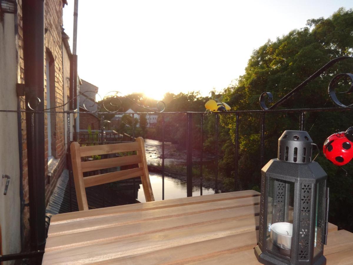 Riverbank Cottage Lake District Double Balcony Egremont  外观 照片